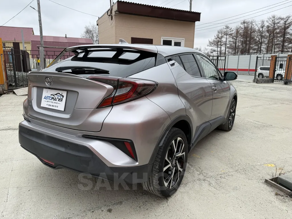 Toyota C-HR 2017, фото 3 из 8