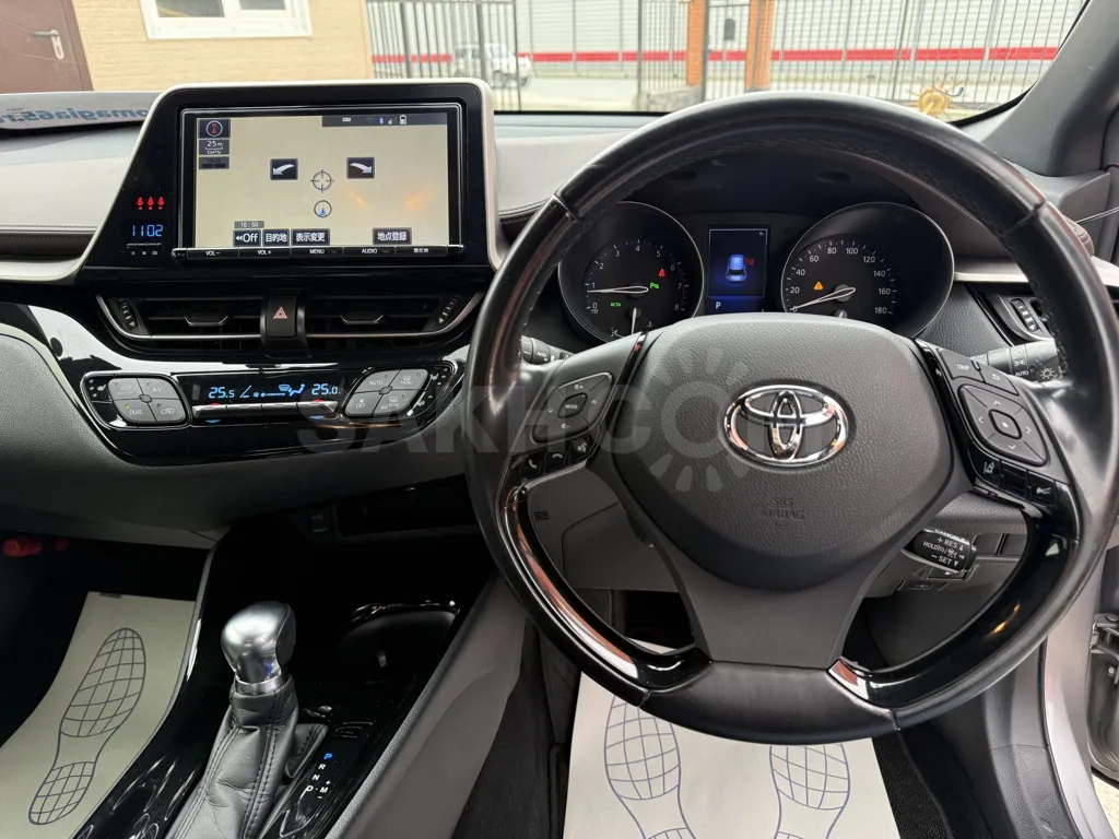 Toyota C-HR 2017, фото 6 из 8