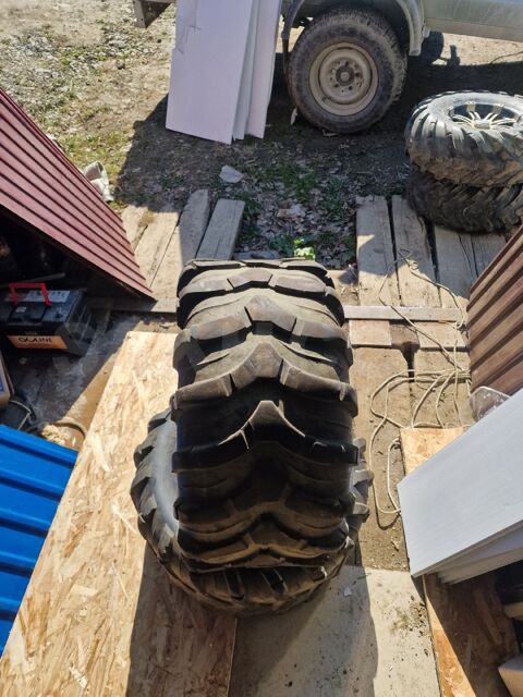 Продам 2 задних балона на квадроцикл