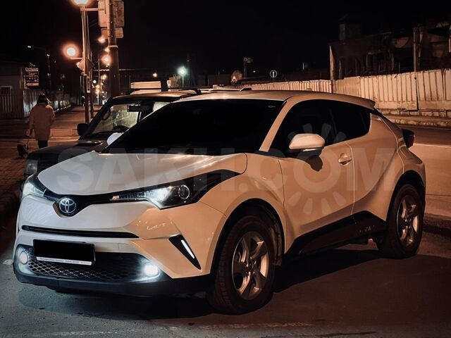 Прокат автомобиля Toyota CH-R 2018г. в Южно-Сахалинске