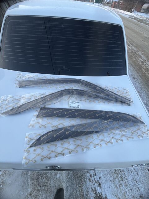 Ветровики новые на Crown 130й кузов