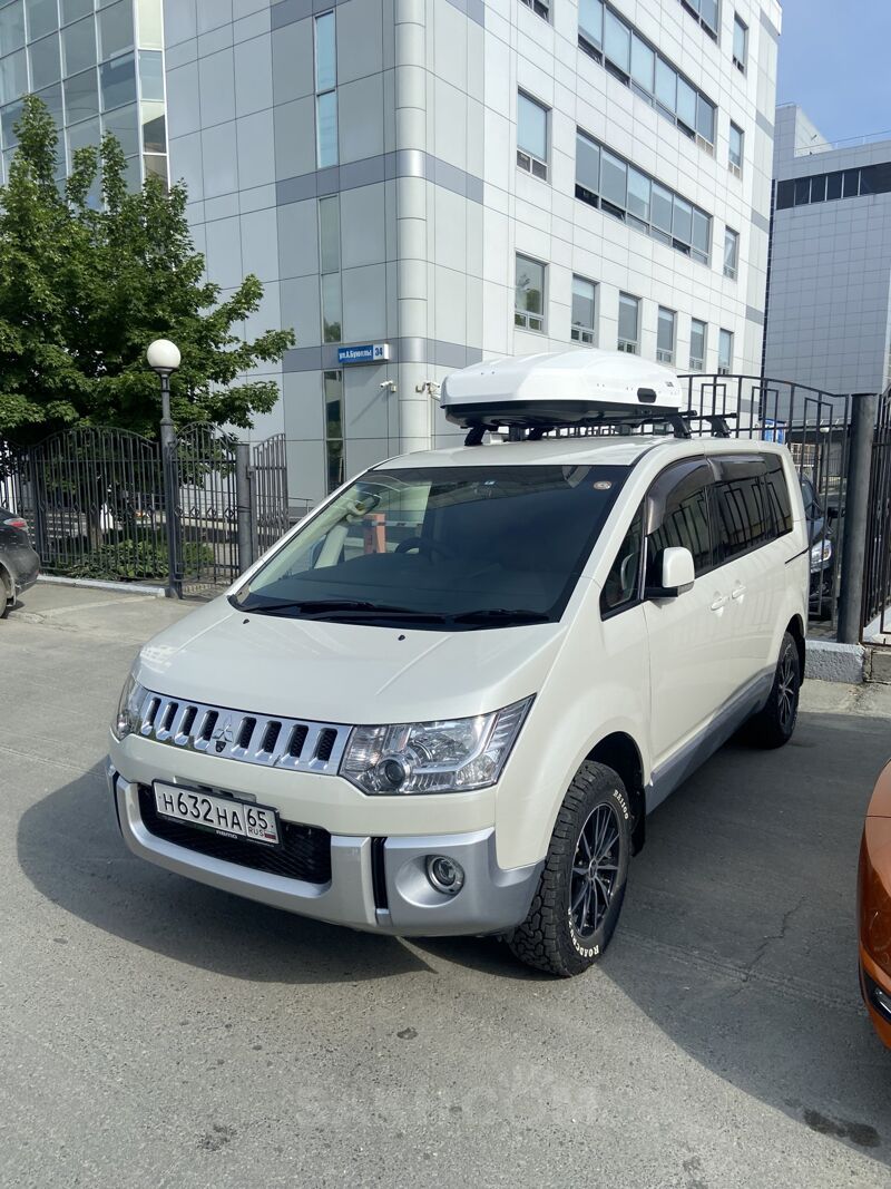 Mitsubishi Delica D:5, 2015