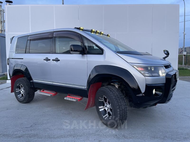 Mitsubishi Delica D:5, 2009