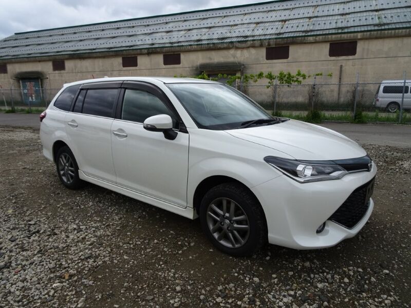 Toyota Corolla Fielder, 2017