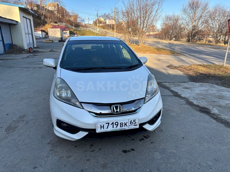 Honda Fit Shuttle, 2013