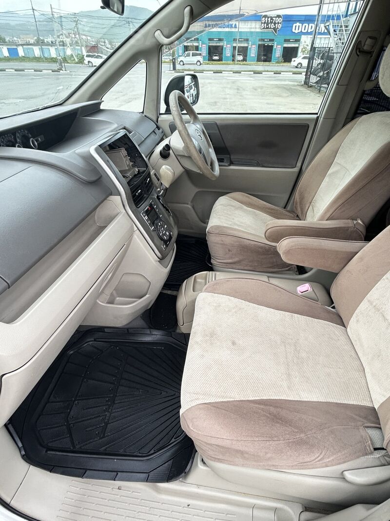 Toyota Noah, 2007