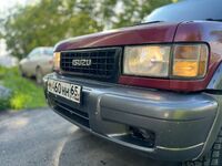 Isuzu Bighorn, 1998