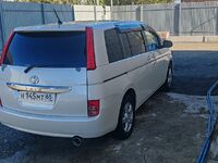 Toyota Isis, 2010
