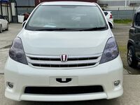 Toyota Isis, 2012