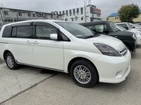 Toyota Isis, 2012