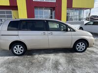 Toyota Isis, 2012