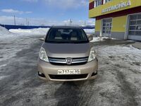 Toyota Isis, 2012