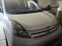 Toyota Isis, 2009