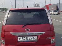 Toyota Isis, 2011