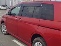 Toyota Isis, 2011