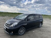 Toyota Isis, 2011
