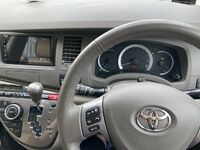 Toyota Isis, 2011