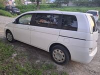 Toyota Isis, 2016