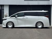 Toyota Alphard, 2024