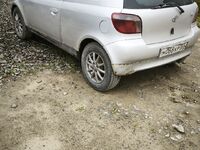 Toyota Vitz, 1999