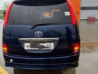 Toyota Isis, 2005