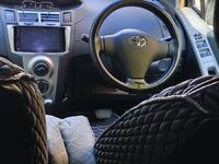 Toyota Vitz, 2005