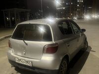 Toyota Vitz, 2000