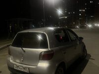 Toyota Vitz, 2000
