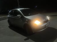 Toyota Vitz, 2000