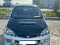 Daihatsu Yrv, 2001