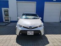 Toyota Prius Alpha, 2015
