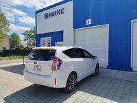 Toyota Prius Alpha, 2015