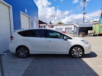 Toyota Prius Alpha, 2015