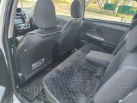 Toyota Prius Alpha, 2015
