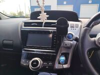 Toyota Prius Alpha, 2015