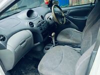 Toyota Platz, 2000