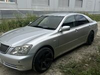 Toyota Crown, 2004