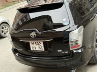 Toyota Corolla Fielder, 2010