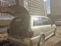 Nissan Bassara, 2000