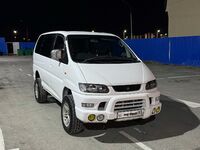 Mitsubishi Delica, 2004