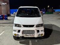 Mitsubishi Delica, 2004