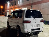 Mitsubishi Delica, 2004