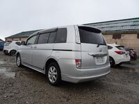 Toyota Isis, 2013