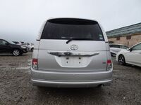 Toyota Isis, 2013
