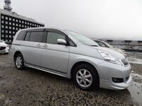 Toyota Isis, 2013