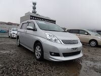 Toyota Isis, 2013