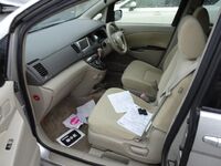 Toyota Isis, 2013