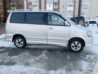 Toyota Town Ace Noah, 2000
