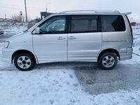 Toyota Town Ace Noah, 2000
