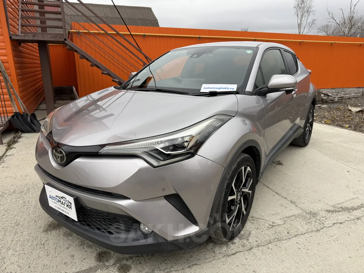 Toyota C-HR 2017, фото 1 из 8